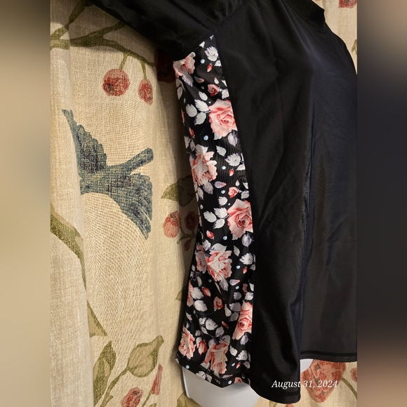Enjoy The Sunshine, women's sz LG swim-tee, black w rose print side panels - Picture 2 of 6
